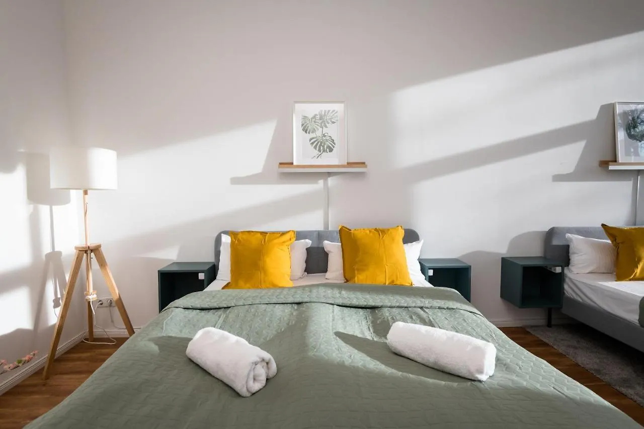 아파트 Sonnig & Helle Wohnung Alexanderplatz In 15Min Zu Erreichen, Herthastrasse Sehr Schoen Und Gross Fuer Gruppen Geeignet 베를린 독일