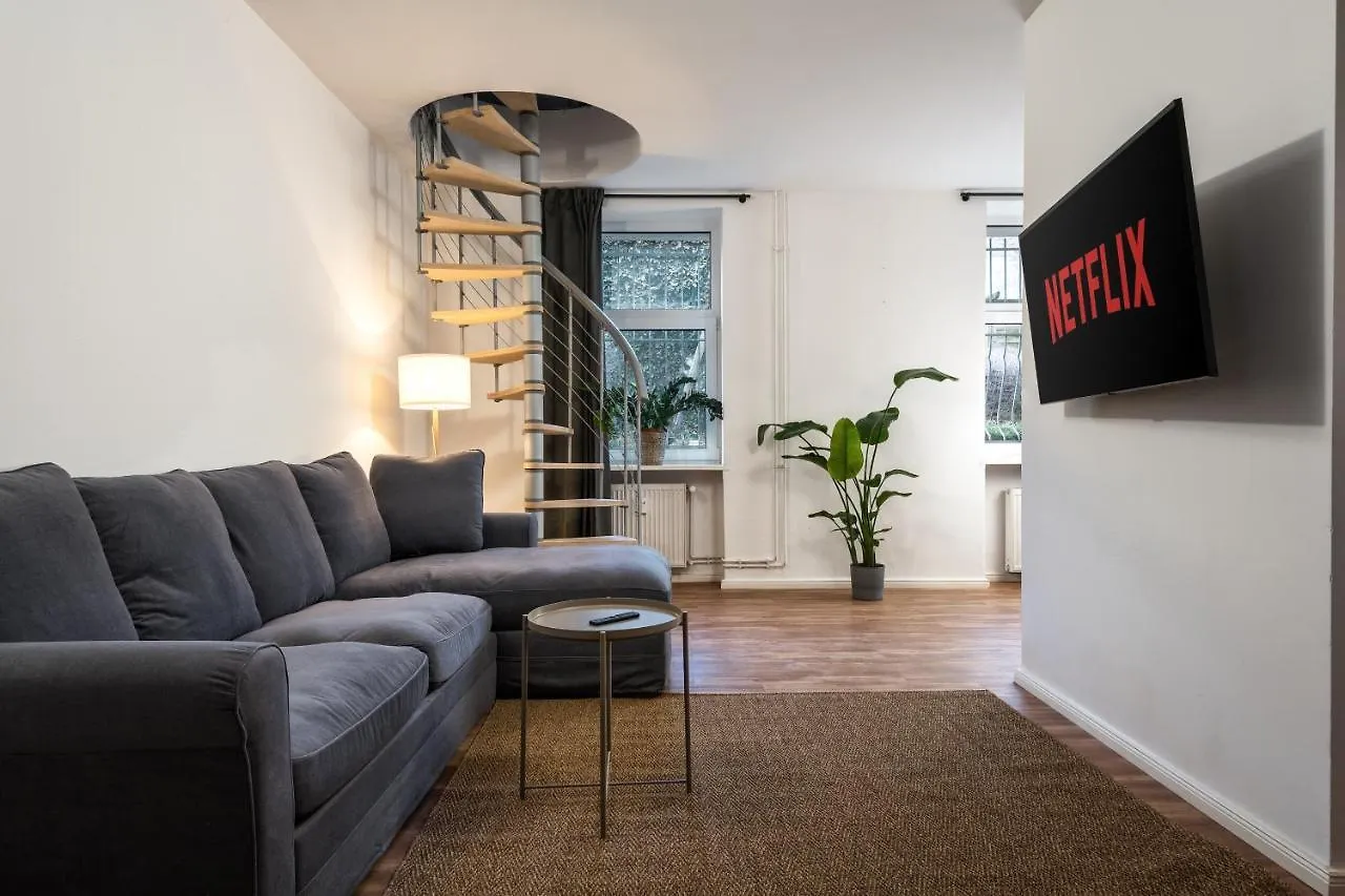Apartman Sonnig & Helle Wohnung Alexanderplatz In 15Min Zu Erreichen, Herthastrasse Sehr Schoen Und Gross Fuer Gruppen Geeignet Berlin Németország