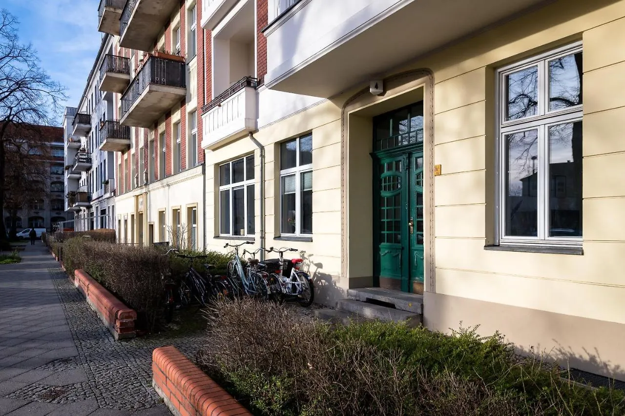 Sonnig & Helle Wohnung Alexanderplatz In 15Min Zu Erreichen, Herthastrasse Sehr Schoen Und Gross Fuer Gruppen Geeignet Berlin