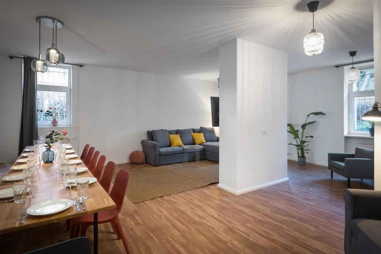 Apartman Sonnig & Helle Wohnung Alexanderplatz In 15Min Zu Erreichen, Herthastrasse Sehr Schoen Und Gross Fuer Gruppen Geeignet Berlin